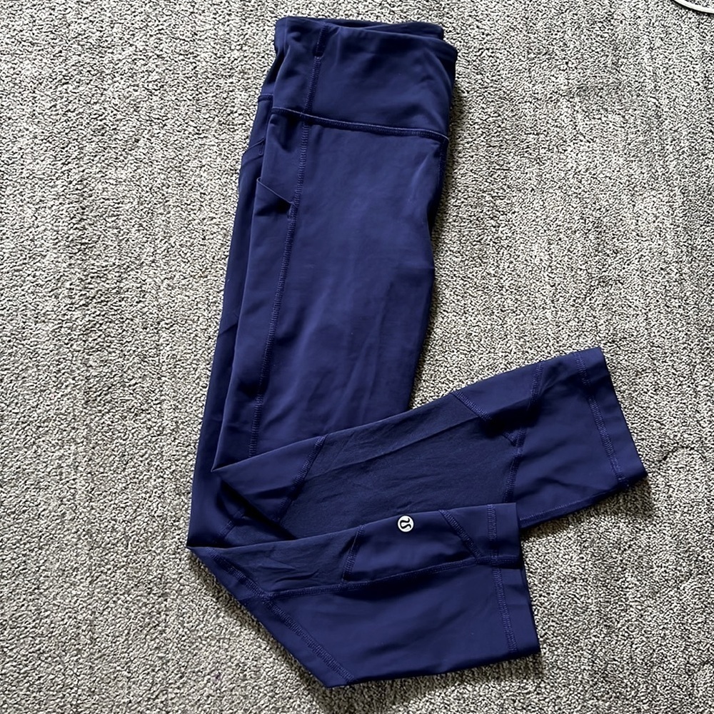 LULULEMON Womens Navy Blue Pace Rival Crop 22 work out legging - Size 4 - Picture 2 of 8